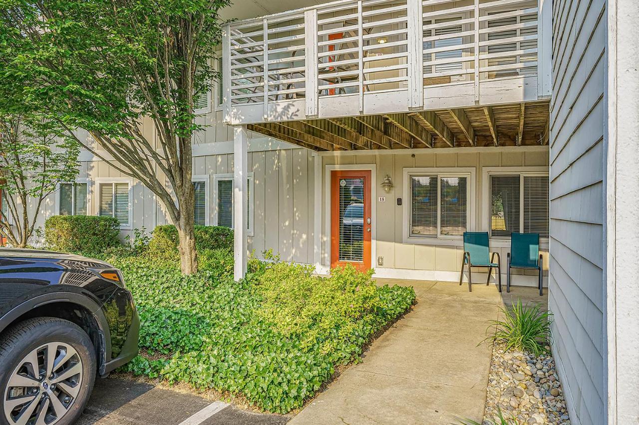 Bluebird Condo Douglas エクステリア 写真