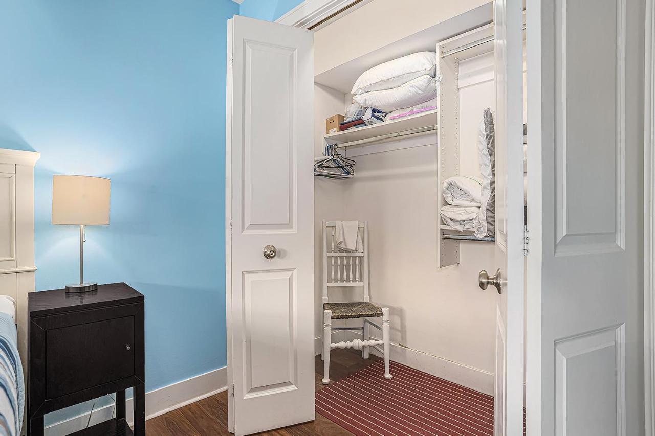 Bluebird Condo Douglas エクステリア 写真