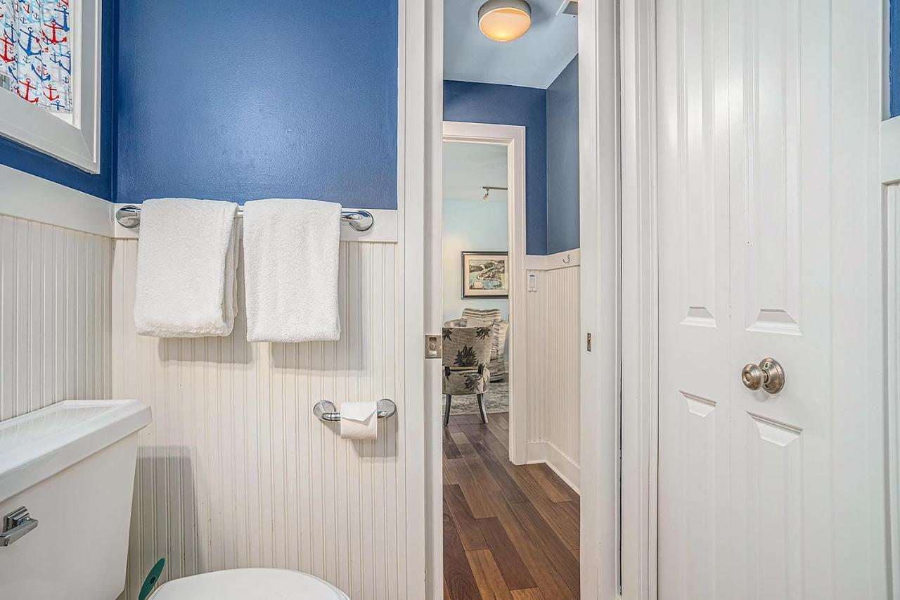 Bluebird Condo Douglas エクステリア 写真