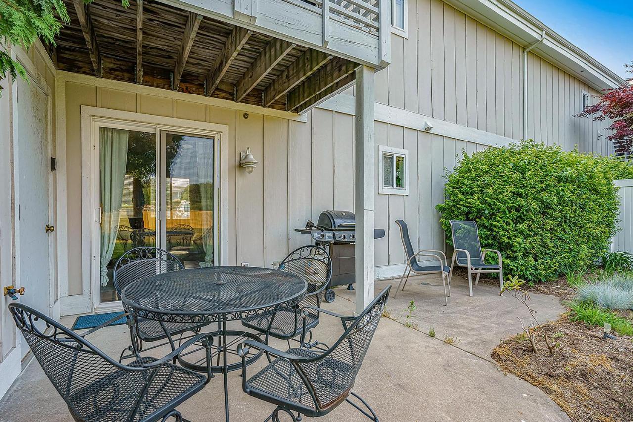 Bluebird Condo Douglas エクステリア 写真